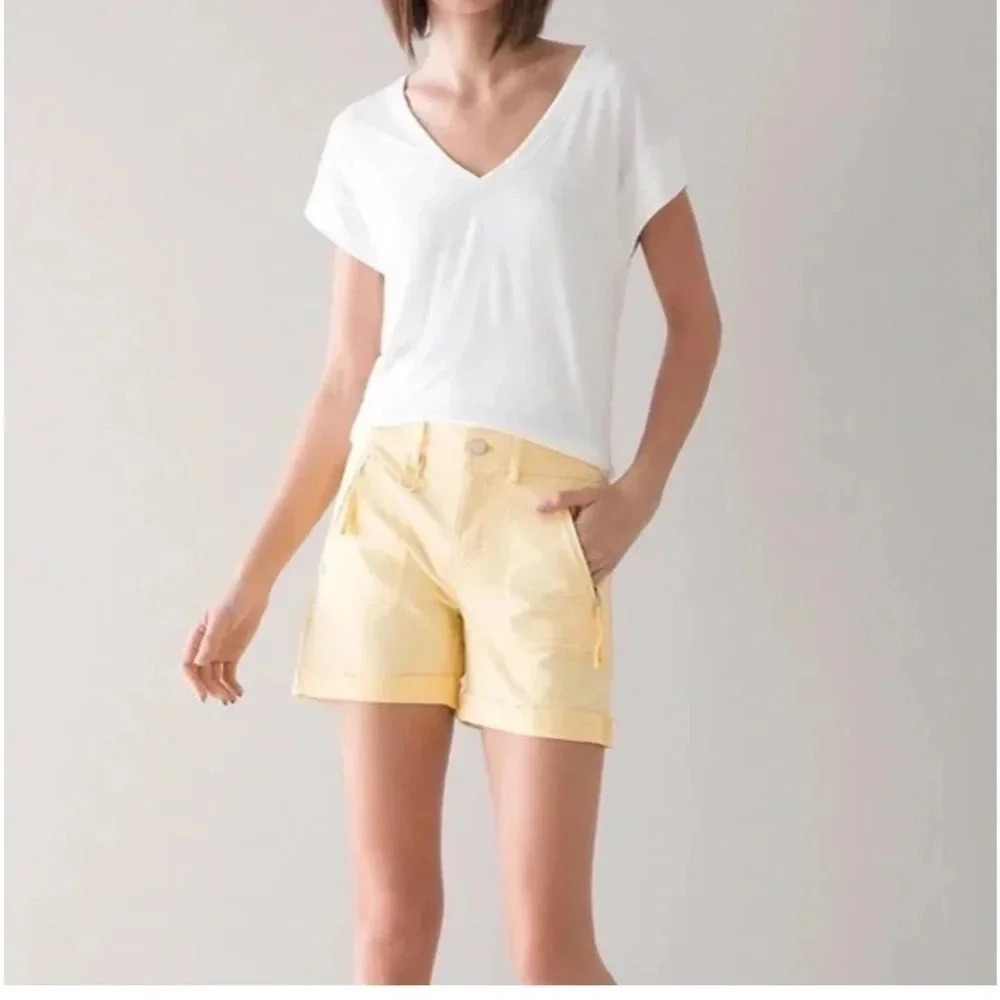 White House Black Market Shorts Cuffed Yellow Size 2